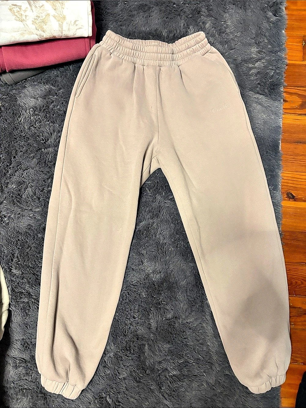 Chinelle Jogger Pants in Beige Size Medium